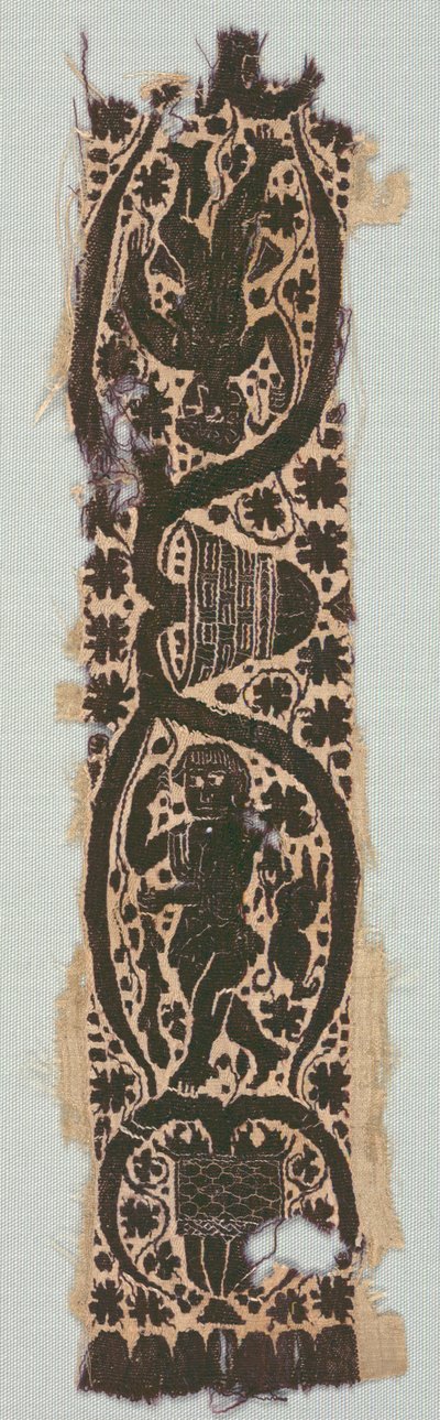 Raro frammento di tunica di seta con fascia ornamentale sulla manica, 400-500 (tessitura semplice, seta, tessitura arazzo con avvolgimento supplementare, lino non tinto, lana tinta, seta) da Byzantine Period Egyptian