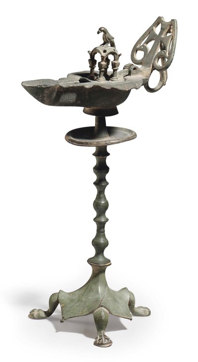 Una lampada ad olio e supporto in bronzo bizantino, c. V-VI secolo d.C. da Byzantine School