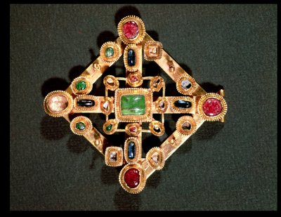 Spilla a forma di croce greca da Byzantine School