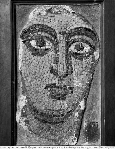 Volto di una signora dalla Chiesa di Sant