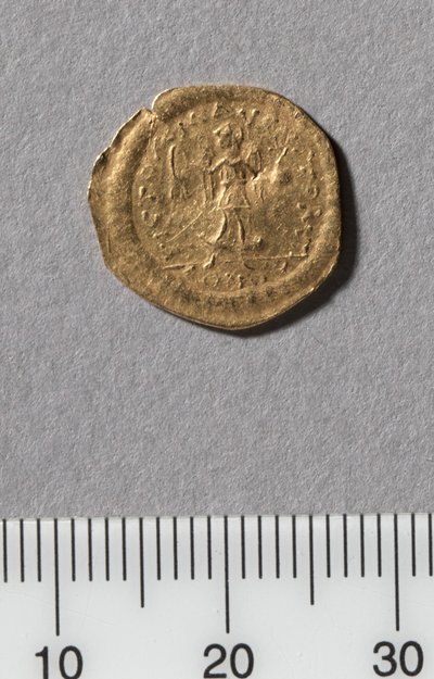 Mezzo Tremissis di Giustiniano I, Costantinopoli, 527-565 (oro) da Byzantine School