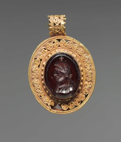 Pendente con intaglio di ritratto, 500 d.C. da Byzantine School
