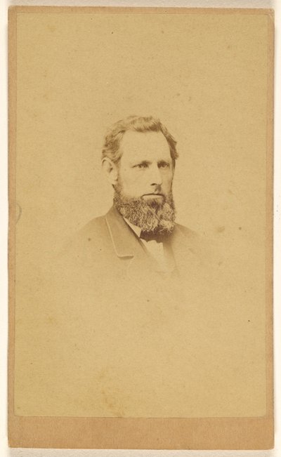 [Uomo barbuto non identificato, stampato in stile vignetta]. da C.E. Edwards