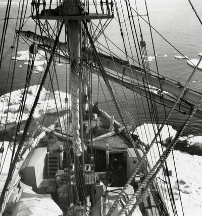 Schooner Stella Polare incontra il primo ghiaccio da J.B. and Brown J. Rowbotham