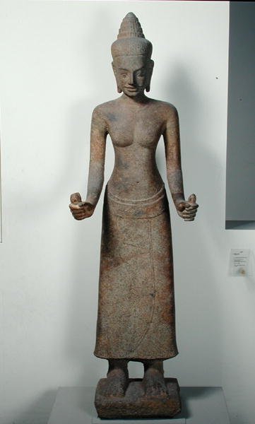 Statua della dea, Lakshmi, da Preah Ko, Stile Bayon da Cambodian Cambodian