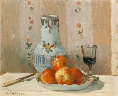 Natura morta con mele e brocca da Camille Jacob Pissarro