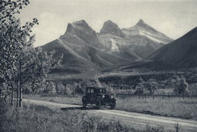 Le Montagne Rocciose canadesi: Tre Sorelle, Banff (foto b/n) da Canadian Photographer