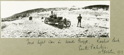 Auto leggera Ford a Wadi Guzzeh, Rashid Beck, Palestina del Sud, ottobre 1917 da Capt. Arthur Rhodes