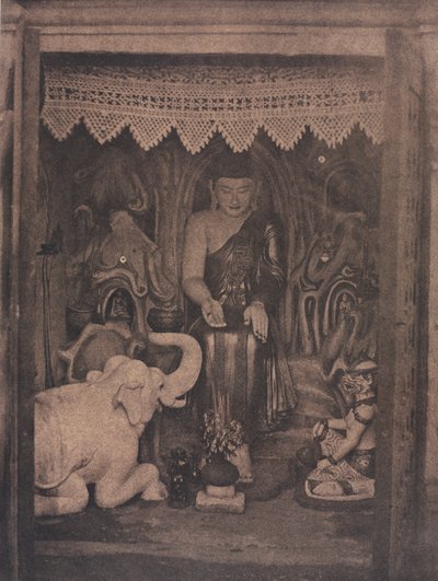 Amerapoora. Santuario di Gautama, 1855 da Captain Linnaeus Tripe