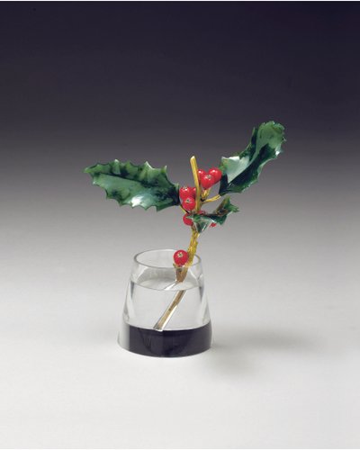 Ramo di agrifoglio in un vaso affusolato, circa 1890 da Carl Fabergé