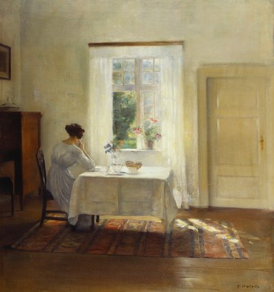 Una donna seduta a un tavolo vicino a una finestra da Carl Holsoe
