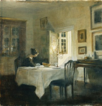 Una donna a un tavolo in una sala da pranzo da Carl Holsoe