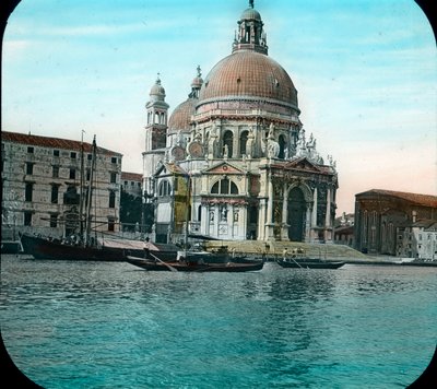 Italia, Venezia, vista sulla Basilica di Santa Maria della Salute, alias Basilica di Santa Maria della Salute, zona Dorsoduro, data immagine: circa 1910. Archivio Carl Simon da Carl Simon