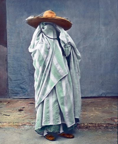 Marocco, moro completamente velato, circa 1910, Archivio Carl Simon da Carl Simon
