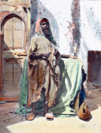 Marocco, mendicante cieco a Tangeri, circa 1910, Archivio Carl Simon da Carl Simon