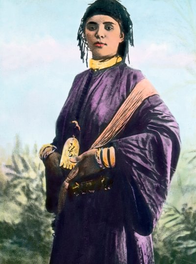 Marocco, ritratto di una giovane donna, circa 1910, Archivio Carl Simon da Carl Simon