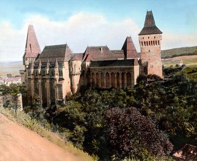 Romania, Transilvania, il Castello di Hunyad (noto anche come Castello di Hunyadi, Castello di Corvin o Castello di Hunedoara), circa 1920 da Carl Simon