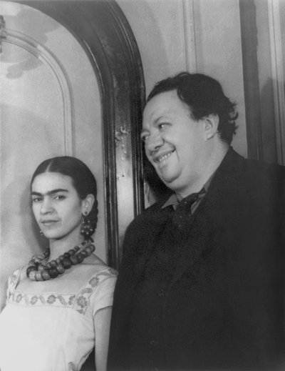 Frida Kahlo e Diego Rivera durante una visita a New York da Carl Van Vechten