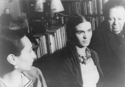 Frida Kahlo e Diego Rivera durante una visita a New York da Carl Van Vechten