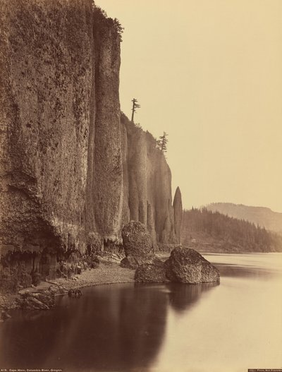 Capo Horn, fiume Columbia, Oregon, 1867 (foto) da Carleton Emmons Watkins