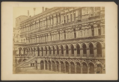 Ala ovest del cortile di Palazzo Ducale da Carlo Ponti