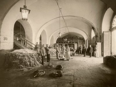 Interno del deposito militare di cuoio, durante la Grande Guerra da Carlo Wulz