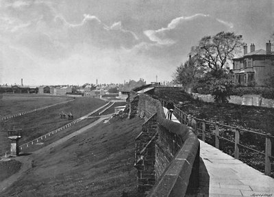 Il muro e Roodee, Chester, c1896 da Catherall and Pritchard