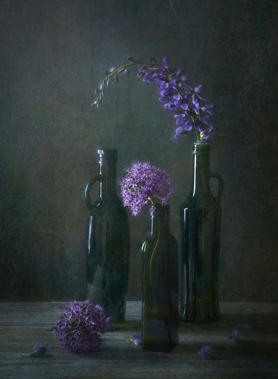 Bottiglie floreali Moody da Catherine Wang