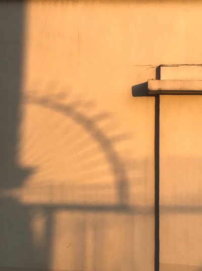 Composizione - Architettura - Ombre, 2019 (foto) da Cécile Jamet