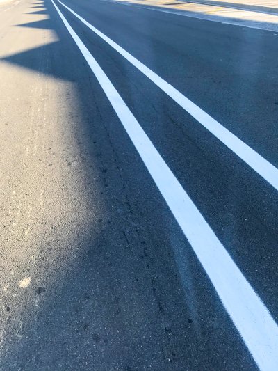 Composizione - Strada, 2021 (foto) da Cécile Jamet