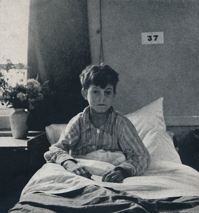 Un bambino che respira leggermente e sente la vita in ogni arto, cosa dovrebbe sapere da Cecil Beaton