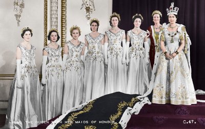 HM Regina Elisabetta II con le sue damigelle d
