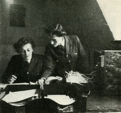 In servizio di segnalazione, c1943 da Cecil Beaton
