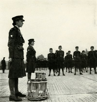 Banda della W.A.A.F. in Parata, c1943 da Cecil Beaton