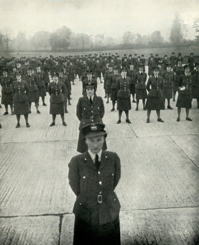 Ufficiali W.A.A.F. alla loro scuola di istruzione, c1943 da Cecil Beaton
