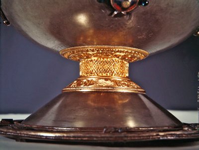 Il Calice di Ardagh, Reerasta, Contea di Limerick (argento con doratura in argento, smalto, ottone e bronzo) (dettaglio) da Celtic