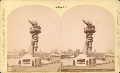 Mano colossale e torcia, Libertà, Esposizione Centennale, Filadelfia da Centennial Photographic Co.