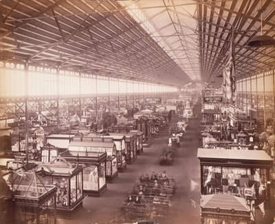 Edificio principale, dalla galleria est, Esposizione Centennale, Filadelfia da Centennial Photographic Co.