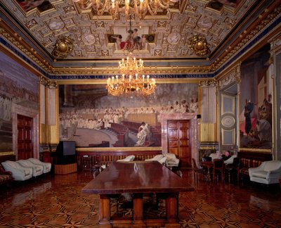 La Sala Maccari (riccamente decorata con stucco dorato e scene di storia romana, dettaglio di un pannello che raffigura un senato romano, 1882-88) da Cesare Maccari