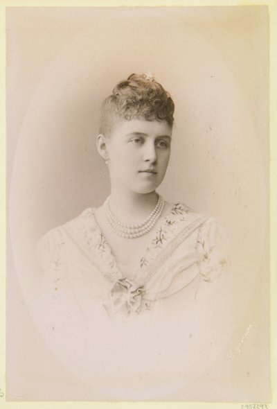 Ritratto della Granduchessa Alexandra Georgievna di Russia da Charles Bergamasco