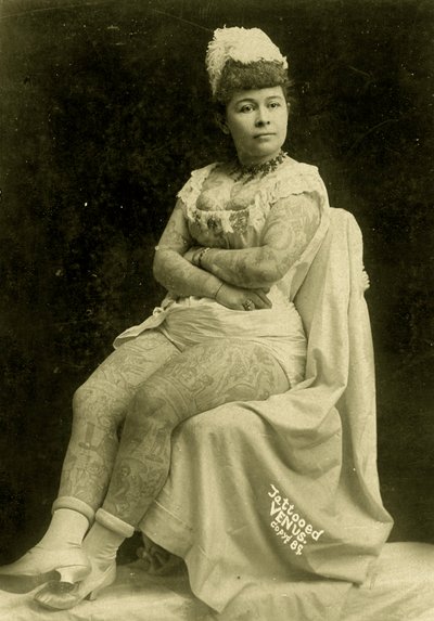 Ritratto di Annie Howard, la donna tatuata, c.1903 da Charles Eisenmann