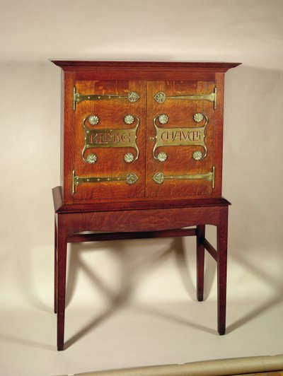 Armadio Chaucer di Kelmscott, disegnato da C.F.A. Voysey e realizzato da F. Coote, 1899 da Charles Francis Annesley Voysey
