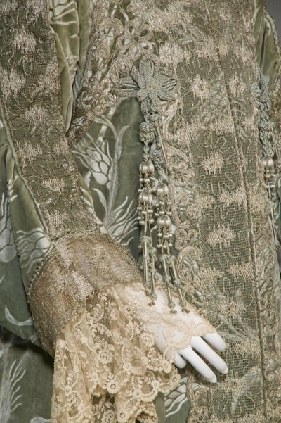 Cappotto da sera di Bertha Palmer, c.1902 (dettaglio della manica) da Charles Frederick Worth