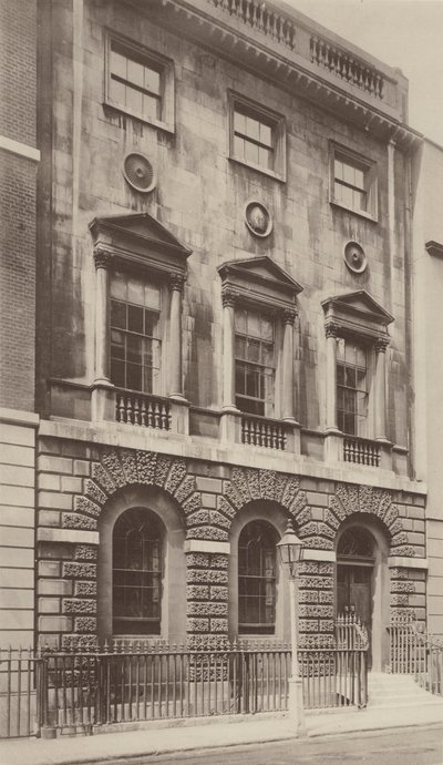 Ely House, Dover Street, Ovest da Charles Latham