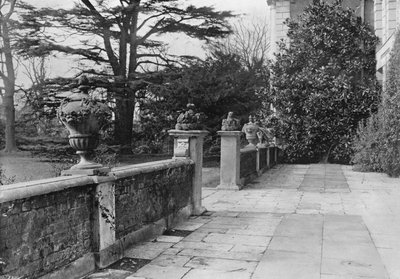 Vasi di piombo, terrazza sud da Charles Latham