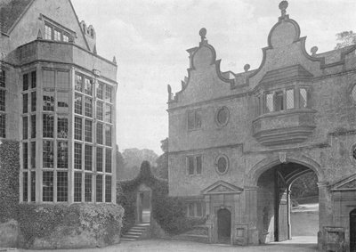 Stanway: Il Cortile Anteriore e la Casa del Cancello da Charles Latham