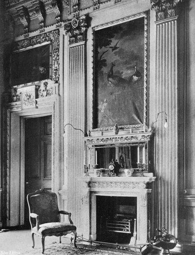 La Sala degli Arazzi Est da Charles Latham