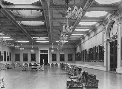 La grande sala da ballo da Charles Latham