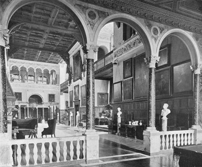 La grande sala e le sue gallerie da Charles Latham