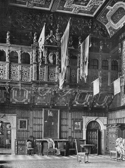 La Sala di Marmo, Est da Charles Latham